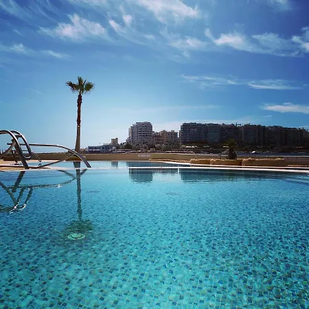 酒店 Cavalieri Malta, A Member Of Radisson Individuals 4*